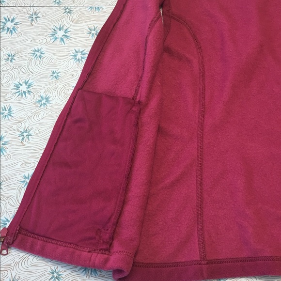 COLUMBIA Women’s magenta vest, size medium - Picture 3 of 6